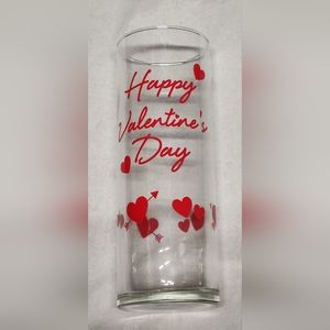Valentines Day,  Hearts Cylinder Vase. Show your Love for someone special 💕